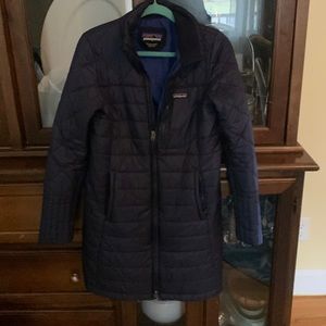 Women’s size small navy blue Patagonia parka